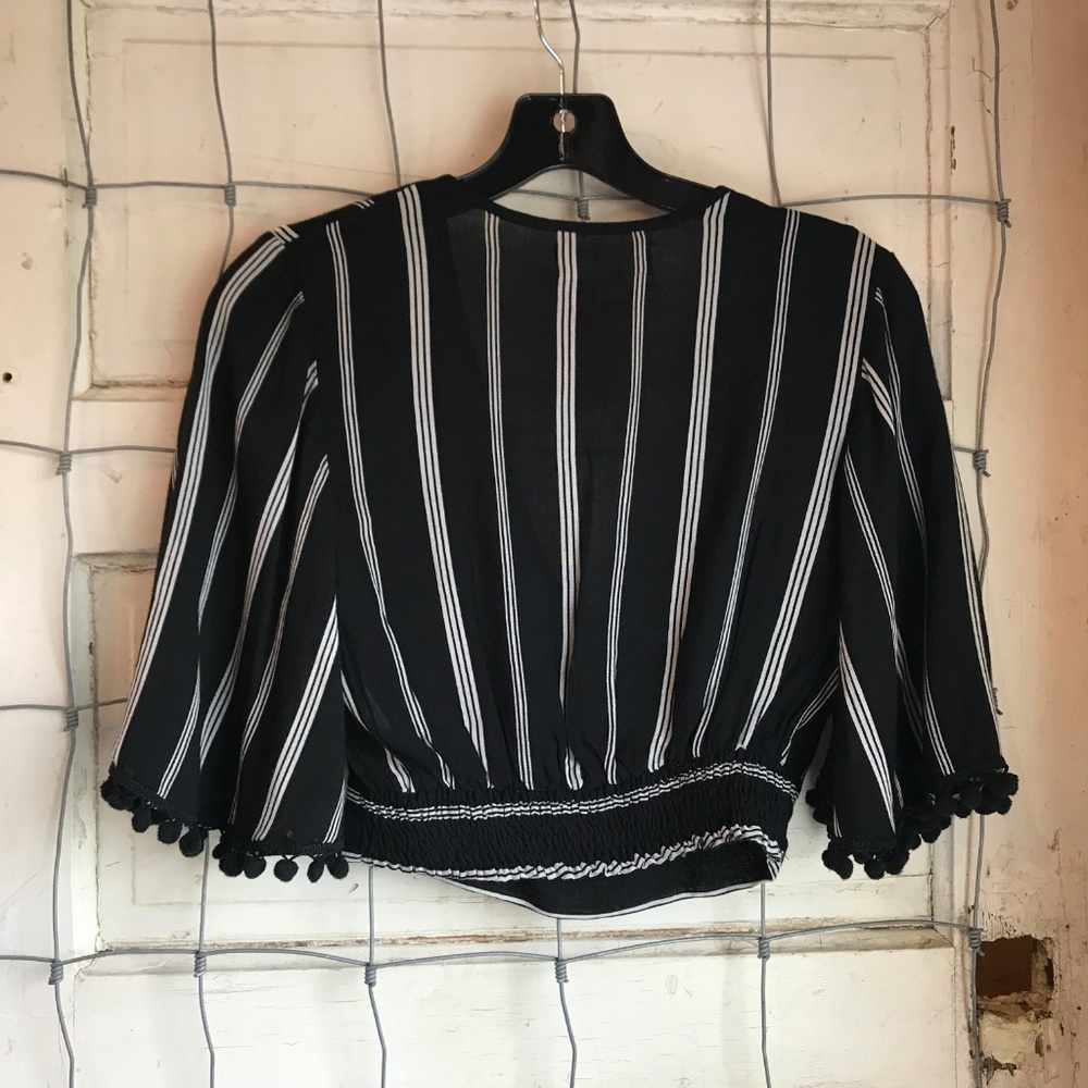 NWT Band of Gypsies Cropped 3/4 Bell Sleeve Top - Picture 3 of 6